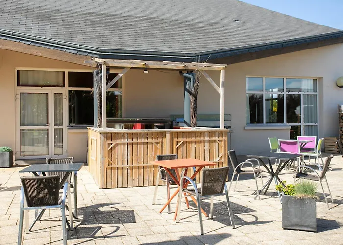 Logis, Hotel Au Chene Vert