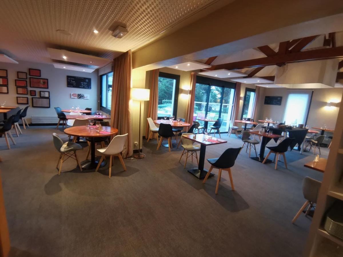 Logis, Au Chene Hotel